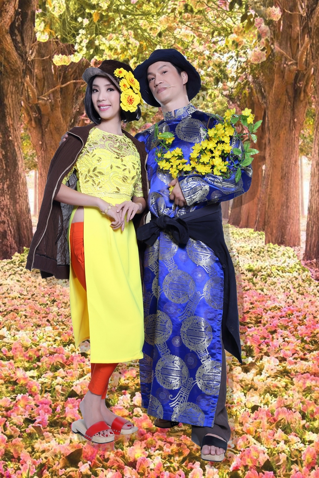Với màu sắc tươi sáng, thiết kế trẻ trung, những chiếc áo dài mà Thu Trang và Dustin Nguyễn lựa chọn rất phù hợp với không khí ngày Xuân.