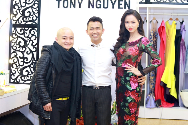Trong khi đó, Top 5 Hoa hậu Việt Nam 2012 - Vũ Ngọc Anh - là cái tên rất nổi bật trong sự kiện.