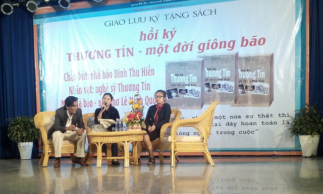 Thương Tín, nhà báo Đinh Thu Hiền và nhà văn Thủy Anna trong buổi giao lưu - ảnh: Cao Thanh Hương