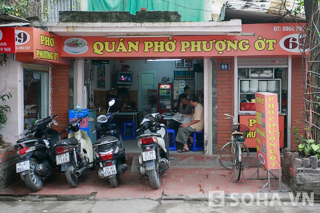 Hàng phở nuôi Yanbi khôn lớn.