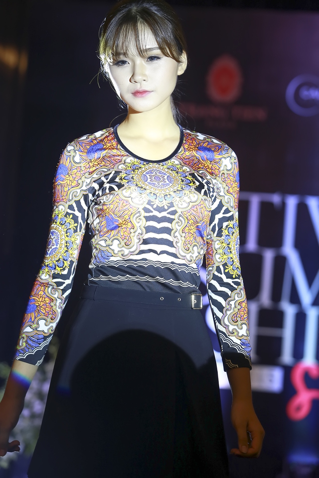 Khuôn mặt xinh như hoa hậu của Trang Candy khiến cô nhận được nhiều lời trầm trồ, khen ngợi từ những người đến tham dự.