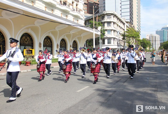 
Nhạc hội cảnh sát quốc tế tổ chức diễu hành qua tuyến đường Đồng Khởi - Tôn Đức Thắng - Nguyễn Huệ (TP.HCM)
