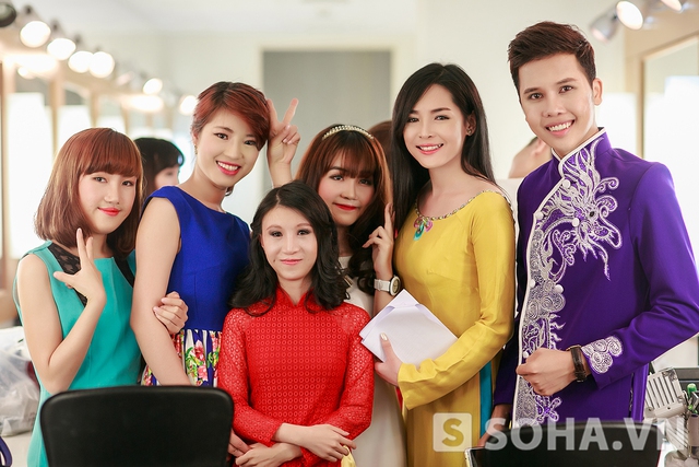 Thanh Quỳnh và những người bạn trong chương trình Thay đổi cuộc sống.