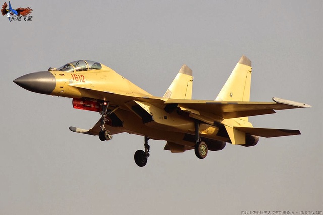 Tiêm kích đa năng tầm xa J-16 do Trung Quốc phát triển dựa trên dòng Su-30MKK hai người lái