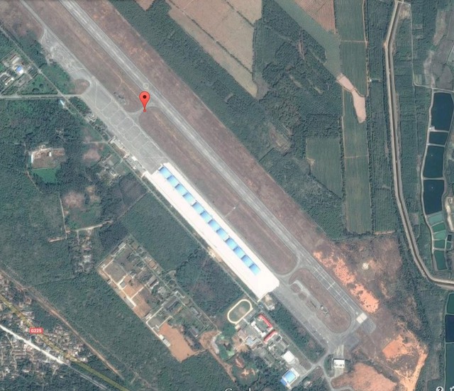 Khu vực cất chứa máy bay tại sân bay quân sự Jialaishi trên đảo Hải Nam