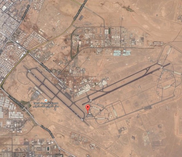 Sân bay quân sự King Faisal (Arap Saudi) có 2 đường băng bố trí theo hình chữ V lệch