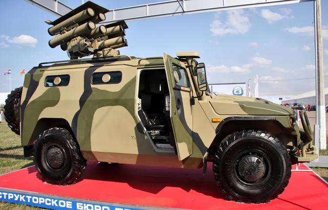 Biến thể trang bị 8 tên lửa chống tăng Kornet-EM của xe bọc thép Tigr.