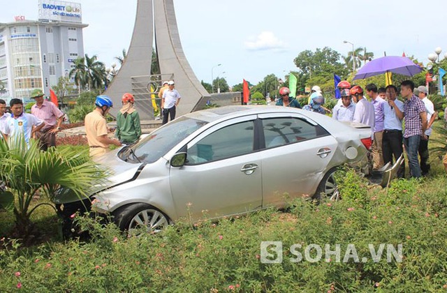 Hiện trường vụ tai nạn kinh hoàng