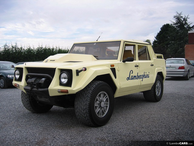 Mẫu xe Lamborghini LM002.