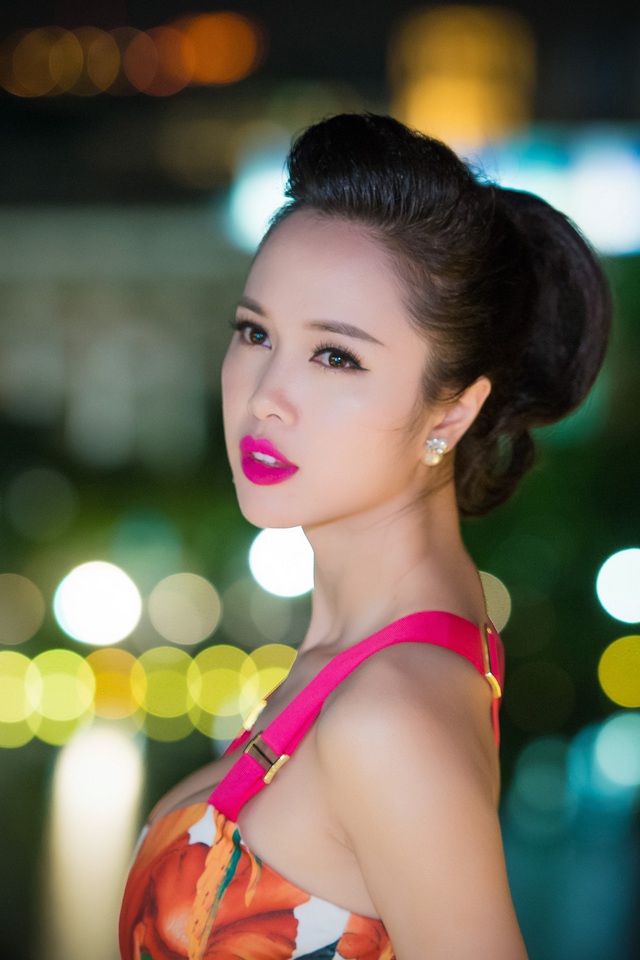 Vẻ đẹp mong manh và gương mặt rất điện ảnh của Ngọc Anh khiến cô được ví là Chương Tử Di của Việt Nam.