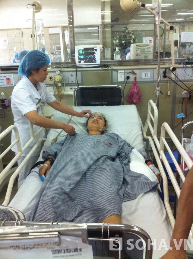 Hiện chị Huệ đang được điều trị tại Khoa Hồi sức tích cực – Bệnh viện Bạch Mai.
