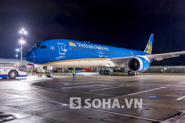 Cận cảnh hình ảnh ngoại thất mới của chiếc máy bay hiện đại nhất mà Vietnam Airlines sắp sở hữu.