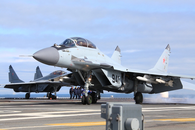 
MiG-29K trên tàu sân bay Kuznetsov của Nga.
