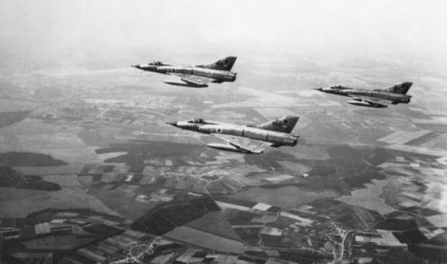 
Biên đội máy bay tiêm kích Mirage-III của Không quân Israel.
