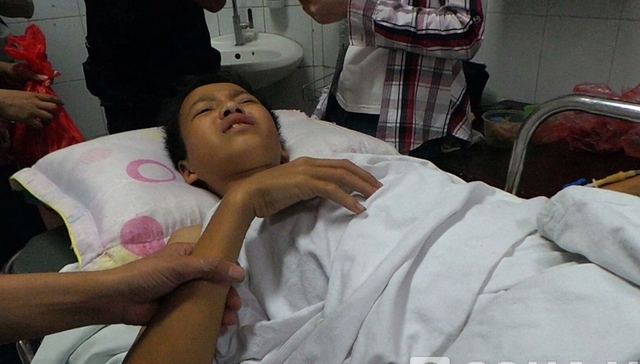 Bệnh nhân Long đang được điều trị tại Bệnh viện Việt Đức.