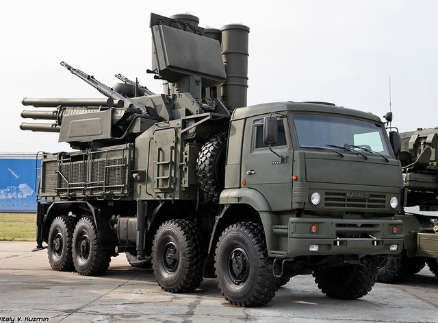 
Hệ thống tên lửa-pháo phòng không Pantsir-S1 được coi là cận vệ của S-300/400

