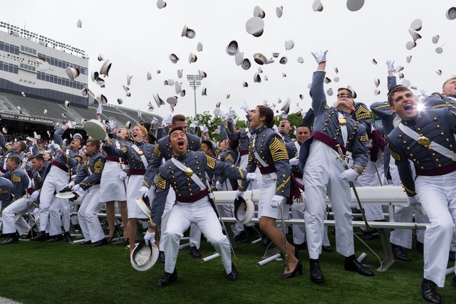 Học viên tại buổi lễ tốt nghiệp ở Học viện quân sự Mỹ, tại West Point, New York.