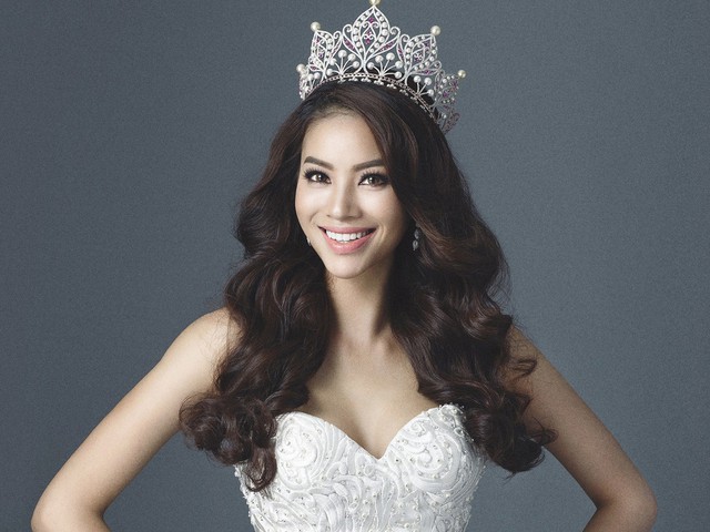 
Nhiều người chờ đợi Phạm Hương làm nên chuyện ở Hoa hậu Hoàn vũ 2015.
