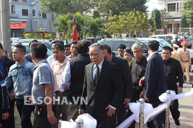 Nguyên Thủ tướng Phan Văn Khải đến viếng ông Nguyễn Bá Thanh.