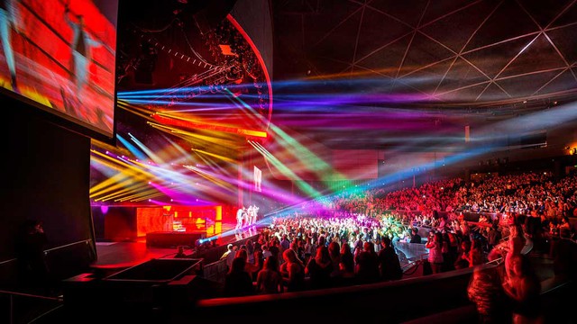 
Những hiệu ứng âm thanh ánh sáng tuyệt vời trong concert của Britney Spears
