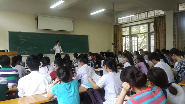 Lớp học miễn phí của Quang kín người.