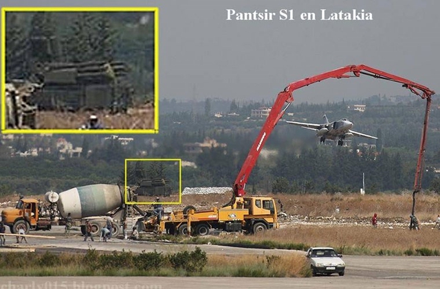 
Tổ hợp pháo/tên lửa tự hành Pantsir-S1 được triển khai bảo vệ căn cứ không quân Latakia, Syria.
