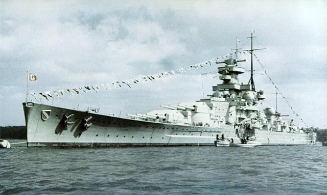 
Tàu tuần dương Đức Scharnhorst.
