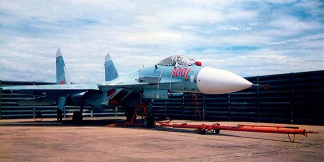 
Tiêm kích Su-27SK số hiệu 6001 - Chiếc Flanker đầu tiên của Không quân Việt Nam. Ảnh: Quân đội nhân dân.
