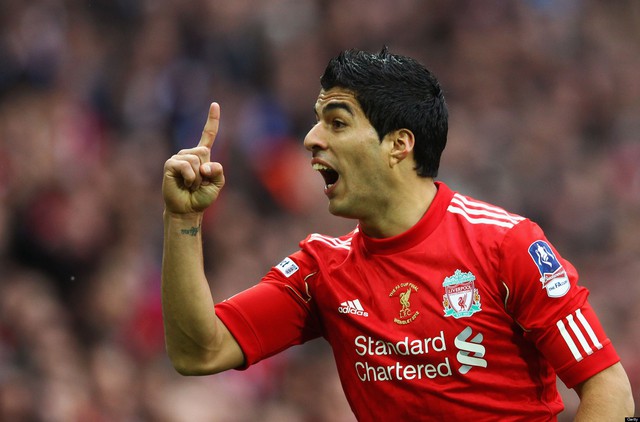 Suarez là cầu thủ vô cùng tinh quái