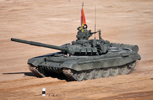 Xe tăng chiến đấu chủ lực T-72B3 của Nga tham dự cuộc thi đấu tăng Tank Batalion 2013.