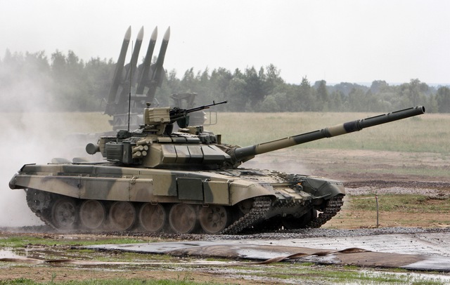 
Xe tăng chiến đấu chủ lực T-90S.
