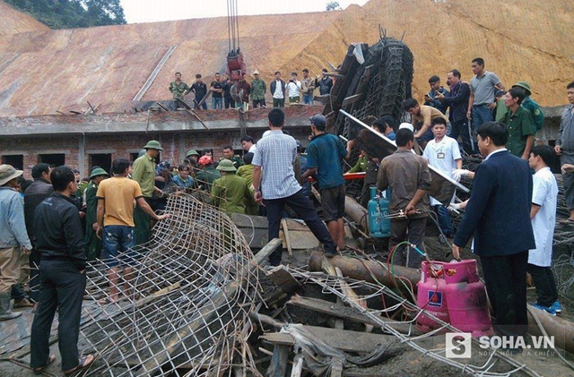 
Hiện trường vụ sập cây xăng đang xây dựng tại xã Sơn Kim 1 (Hương Sơn, Hà Tĩnh).
