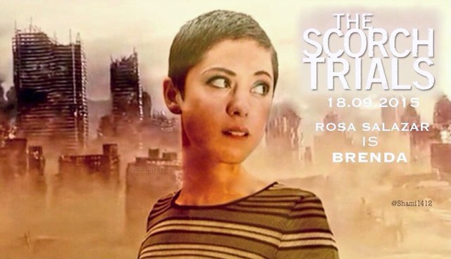 
Rosa Salazar trong vai Brenda.
