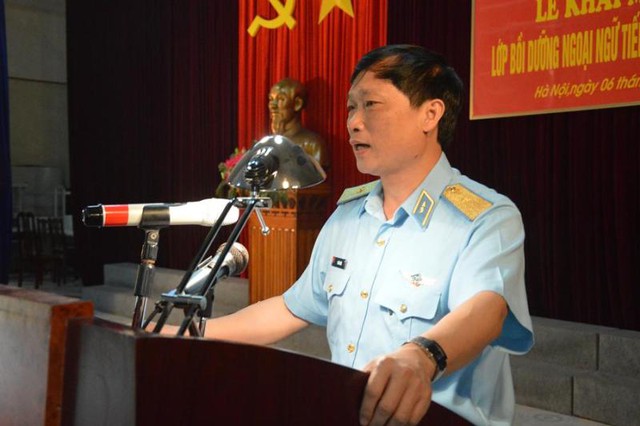 Thiếu tướng Vi Văn Liên - Phó Tư lệnh Quân chủng PK-KQ phát biểu tại Lễ khai mạc