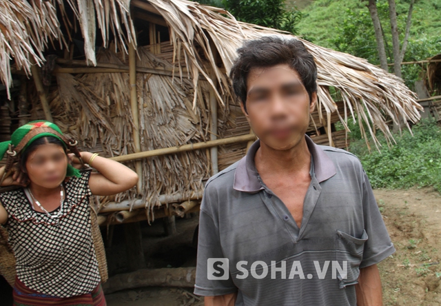 Ngày Hai bị bắt, bố mẹ là Vi Văn Tiệp và Vi Thị Thậm tỏ ra bất ngờ và không tin nổi đó là sự thật.