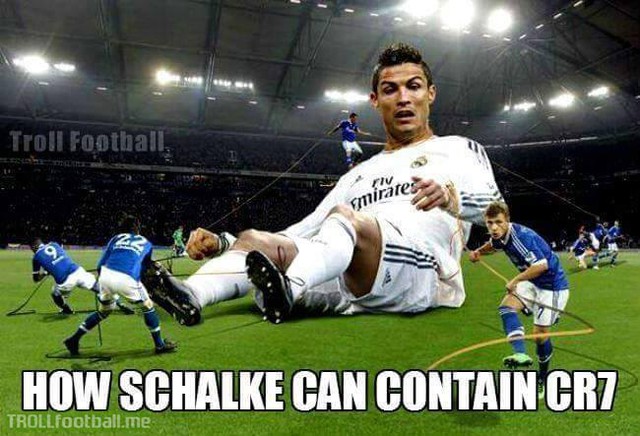 Dù cố gắng, Schalke 04 vẫn không trói được Ronaldo
