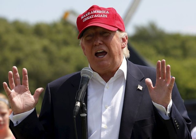Khẩu hiệu Make America Great Again tràn ngập trên các chiến dịch tranh cử của Donald Trump. Ảnh: Reuters