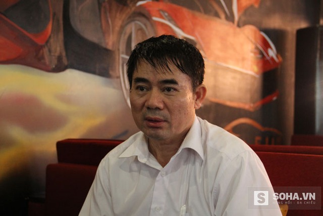 Ông Nguyễn Xuân Phú - Giám đốc Trung tâm Bảo trợ xã hội tỉnh Nghệ An trao đổi với PV sau khi giải trình lại với Thanh tra Sở.