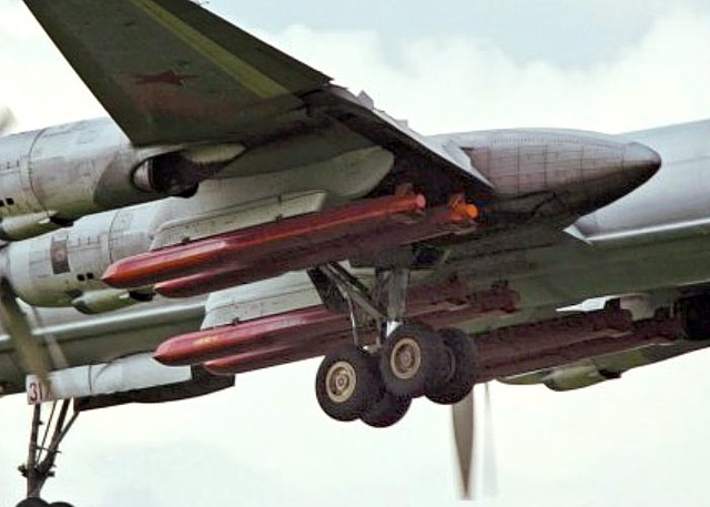 
Tu-95MS mang tên lửa hành trình Kh-101
