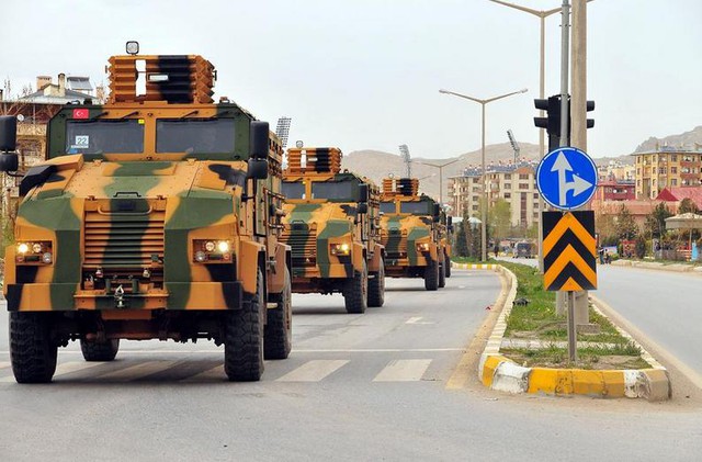 
Xe bọc thép chống mìn BMC Kirpi nội địa của Thổ Nhĩ Kỳ. Hiện nay lục quân nước này có khoảng 600 chiếc BMC Kirpi.
