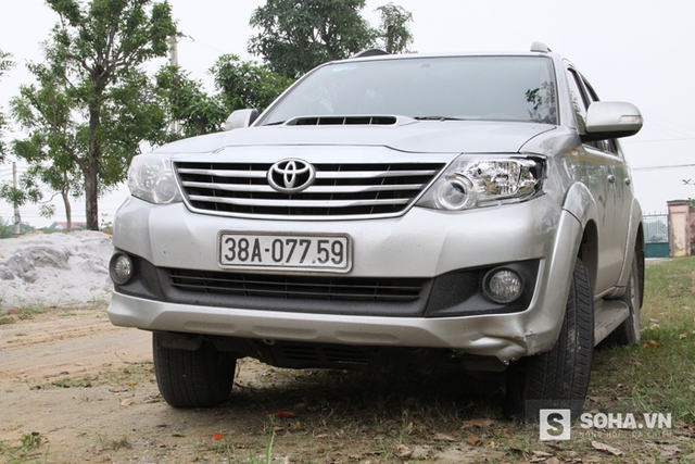 
Chiếc xe ô tô gây tai nạn do Hồng điều khiển đang được tạm giữ tại cơ quan công an huyện Thạch Hà.
