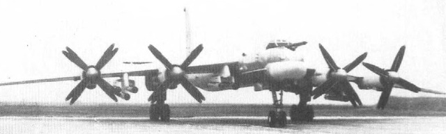 
Tu-95MS-16 mang thêm 10 tên lửa Kh-55 trên 4 giá treo ngoài
