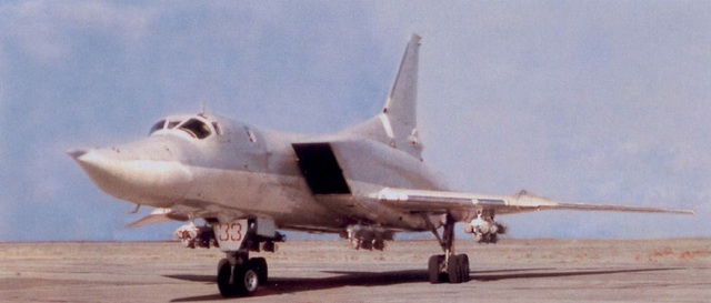 
Tu-22M3 với 4 giá treo bom MBD3-U9-68, mỗi giá treo mang được 9 quả bom OFAB-250-270
