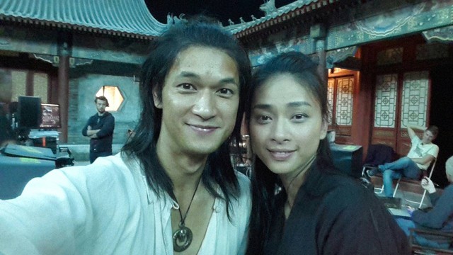 Ngô Thanh Vân và diễn viên Harry Shum Jr ở phim trường.