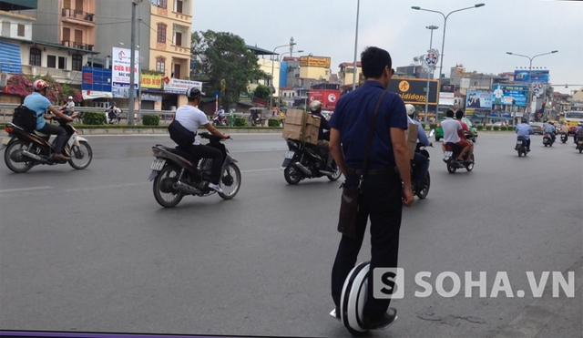 Có rất nhiều người cùng đi trên đường thắc mắc, người điều khiển loại phương tiện này khi tham gia giao thông có cần phải đổi mũ bảo hiểm hay không.