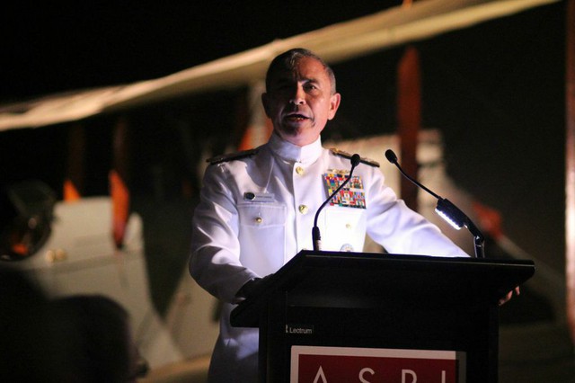 Đô đốc Harry Harris phát biểu tại Diễn đàn ASPI. Ảnh: AP