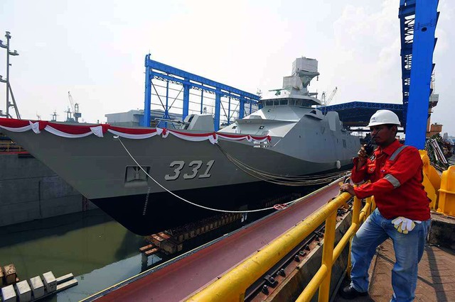 
Khinh hạm SIGMA 10514 đầu tiên của Hải quân Indonesia tại buổi lễ hạ thủy.
