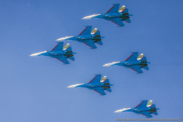 
Vào ngày 15-03 vừa qua, phi đội đã bay tới Novosibirsk để tham dự một cuộc triển lãm hàng không tại đây.
