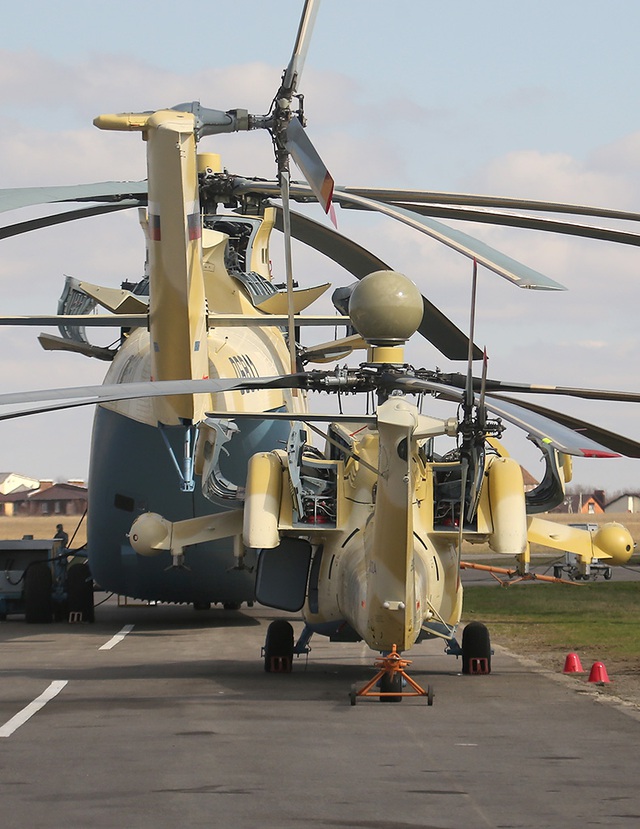 
Mi-26T2 và Mi-28NE sau khi hoàn thiện chế tạo.
