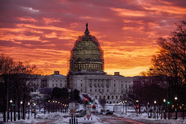 Khung cảnh bình minh trên tòa nhà quốc hội Mỹ ở thành phố Washington.